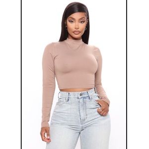 Fashion Nova - Long sleeve crop top